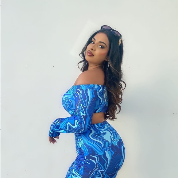 Marble Off Shoulder Crop Top & Ruched Skirt Set - Picture 3 of 3